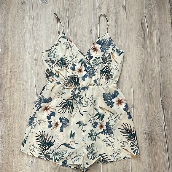 SHEIN Pants - Tropical Floral Print Romper